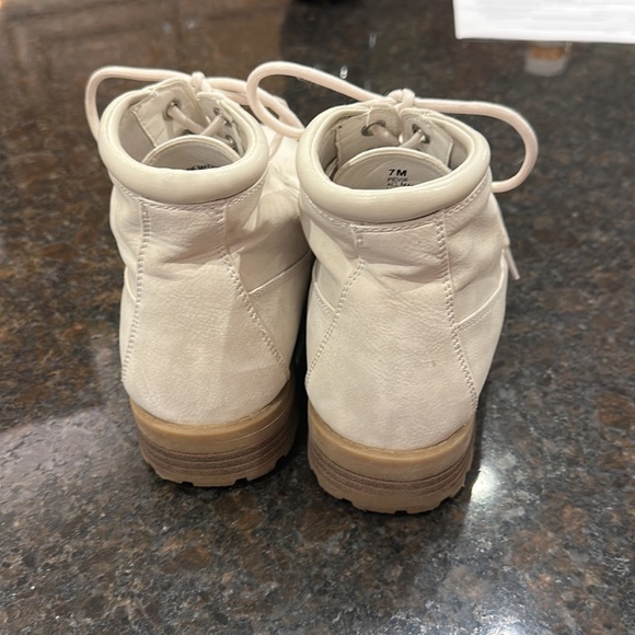 CLIFFS - Picture 5 of 7